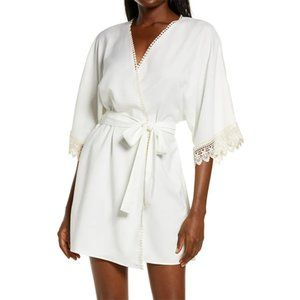 FLORA NIKROOZ Blythe Lace Trim Robe - Size S/M